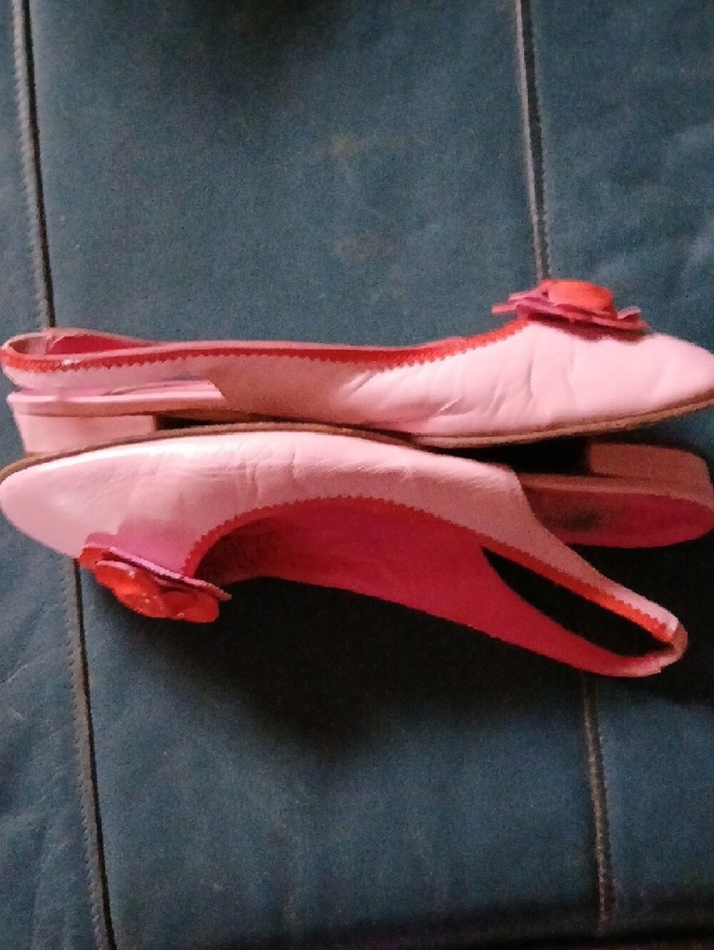Lilly Pulitzer Pink Slingback Flats with red patent leather  flowers and trim. - Picture 3 of 3